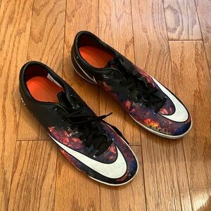 Nike CR7 indoor soccer shoes size 8 boys